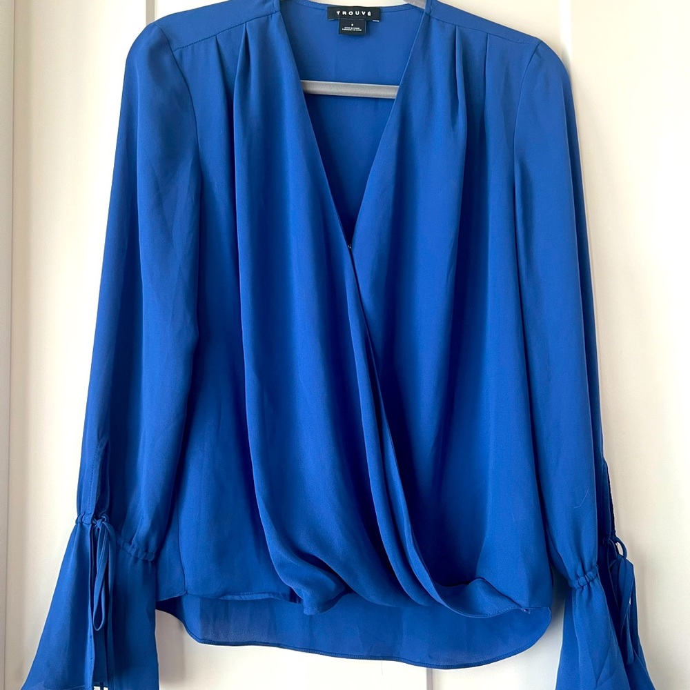 Beautiful blue long sleeve shirt